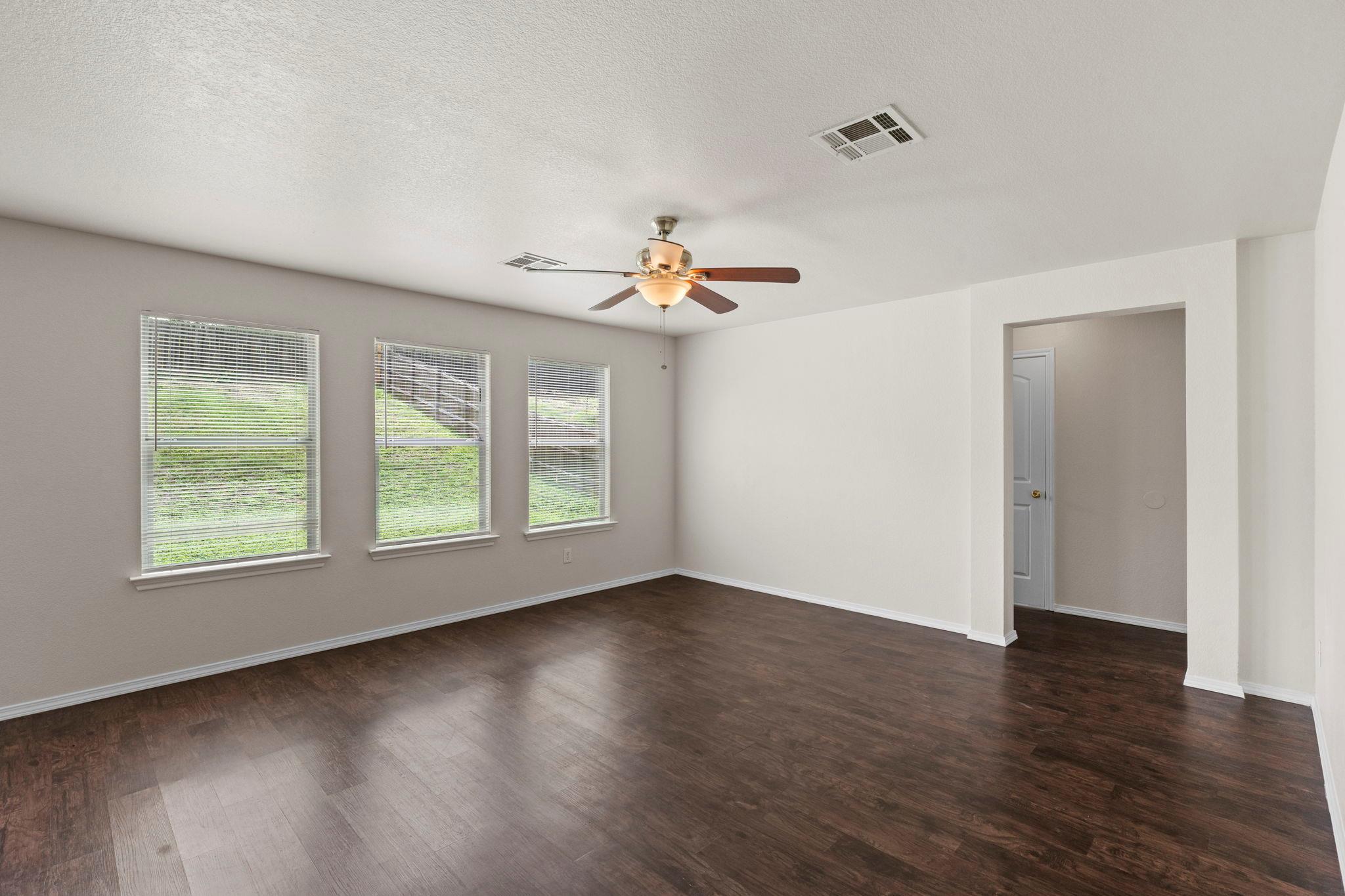 208 Dandelion Loop Property Photo 17