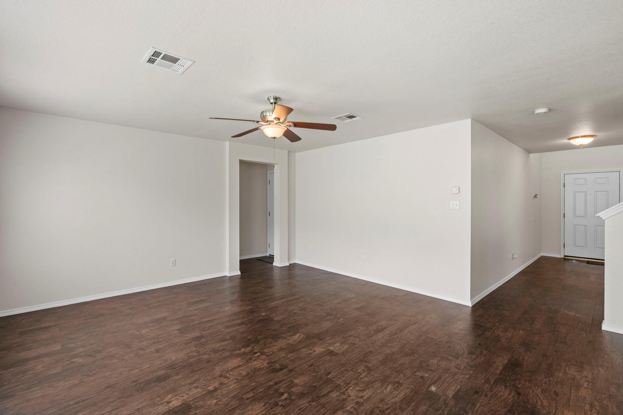 208 Dandelion Loop Property Photo 18