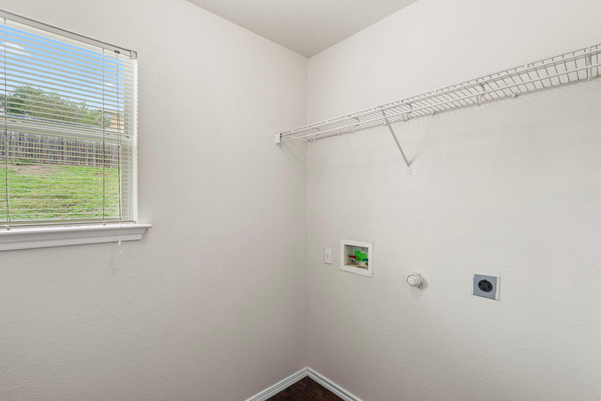 208 Dandelion Loop Property Photo 20