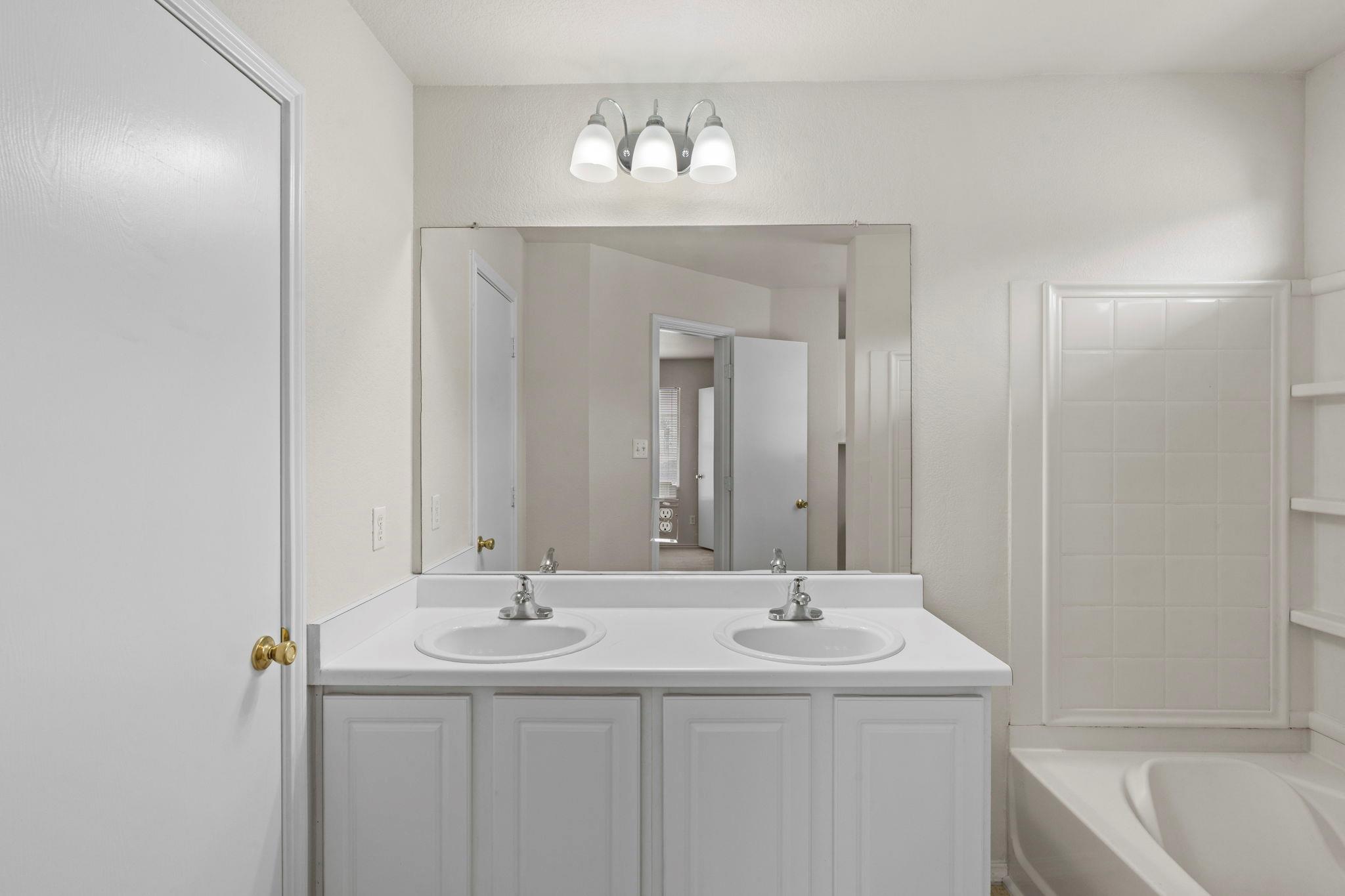 208 Dandelion Loop Property Photo 24