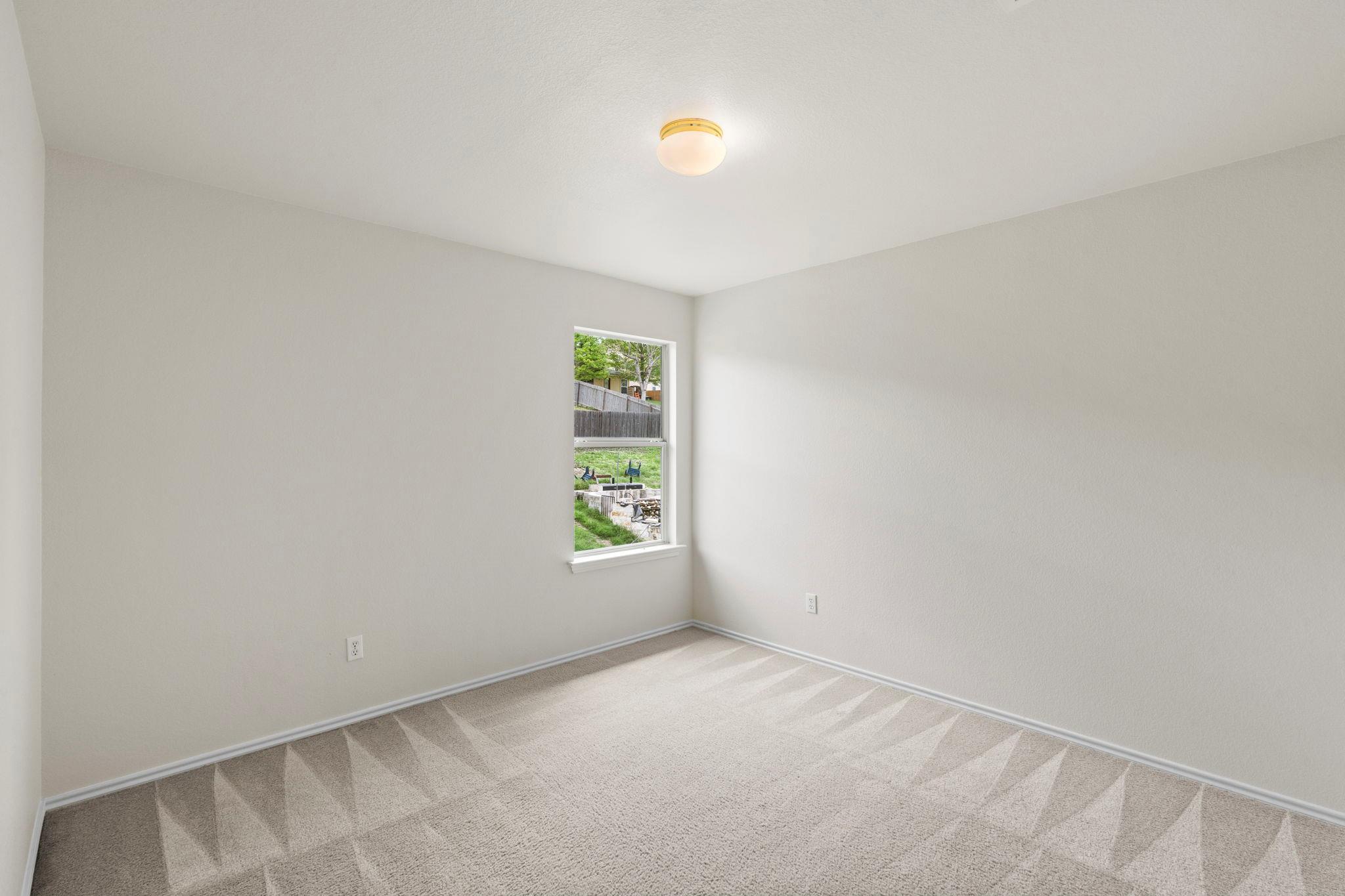 208 Dandelion Loop Property Photo 27