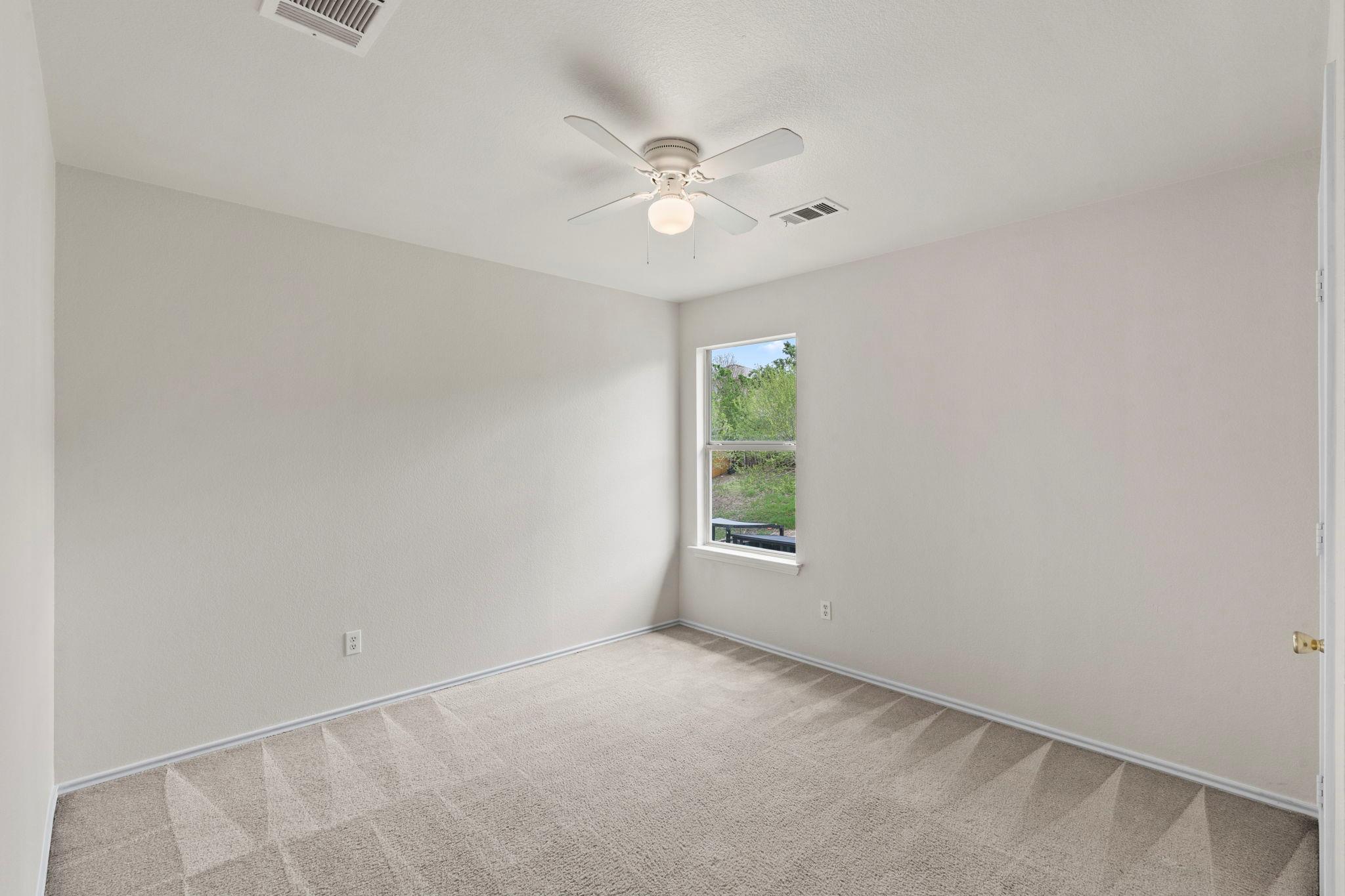 208 Dandelion Loop Property Photo 28