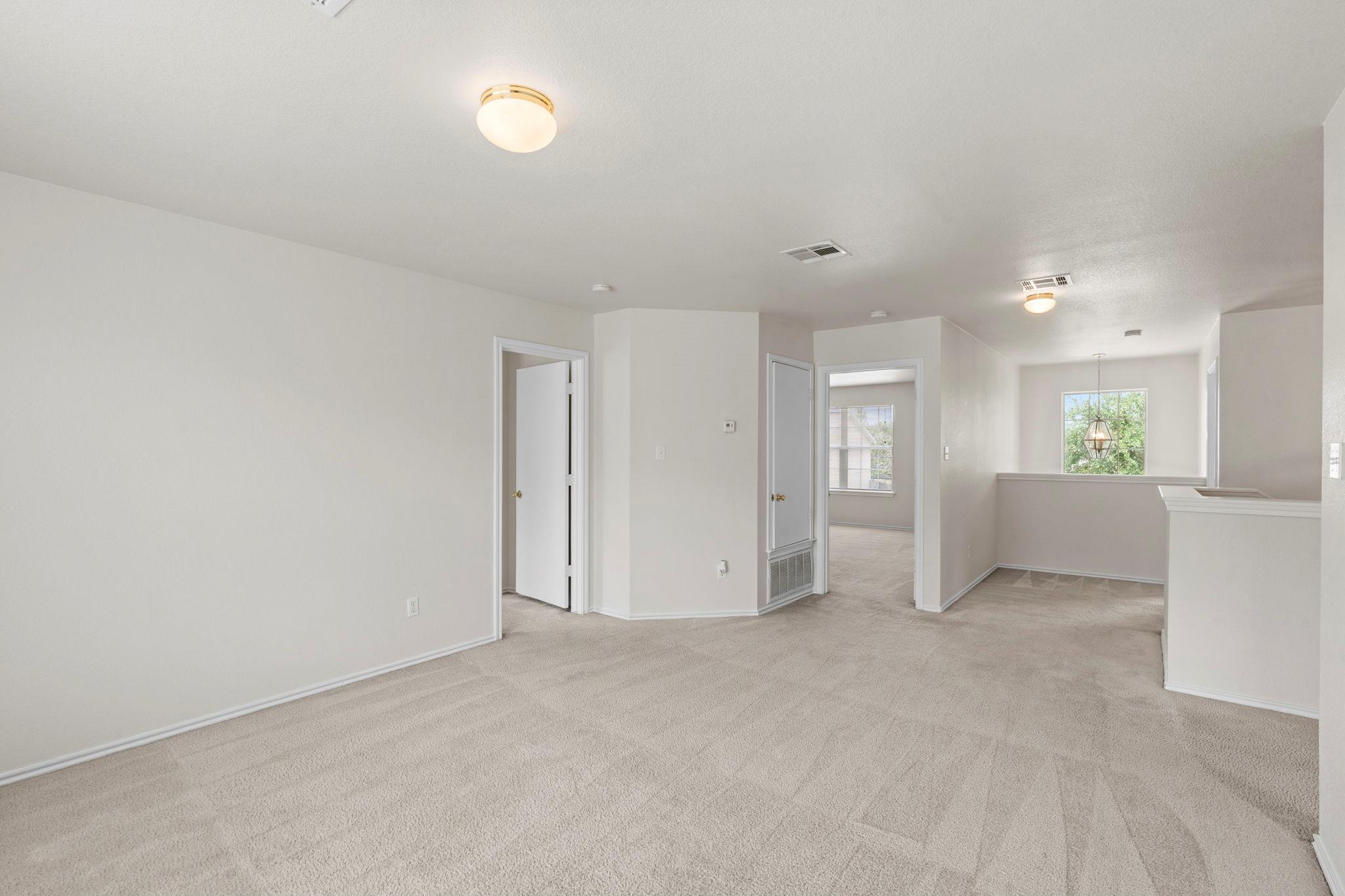 208 Dandelion Loop Property Photo 31