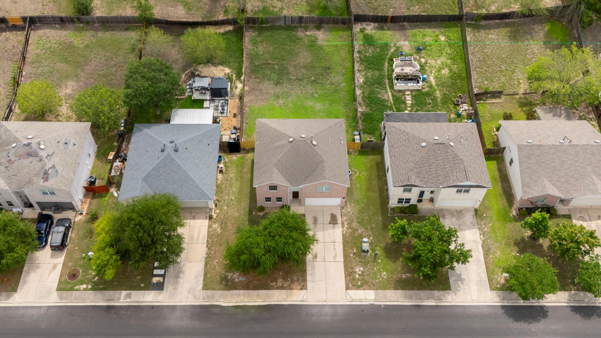 208 Dandelion Loop Property Photo 32