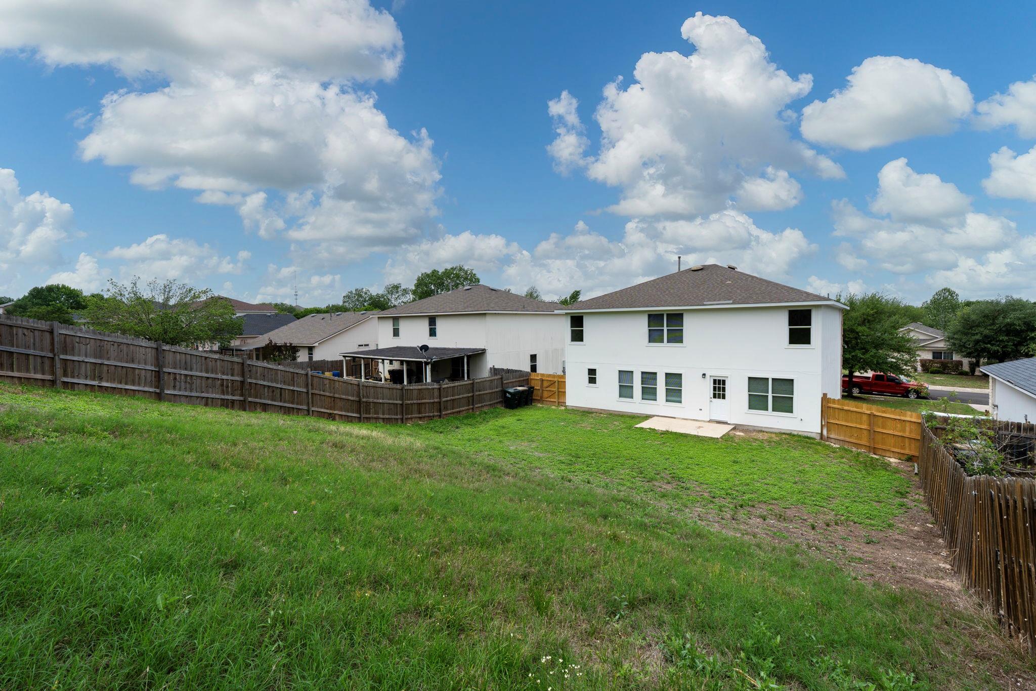 208 Dandelion Loop Property Photo 34