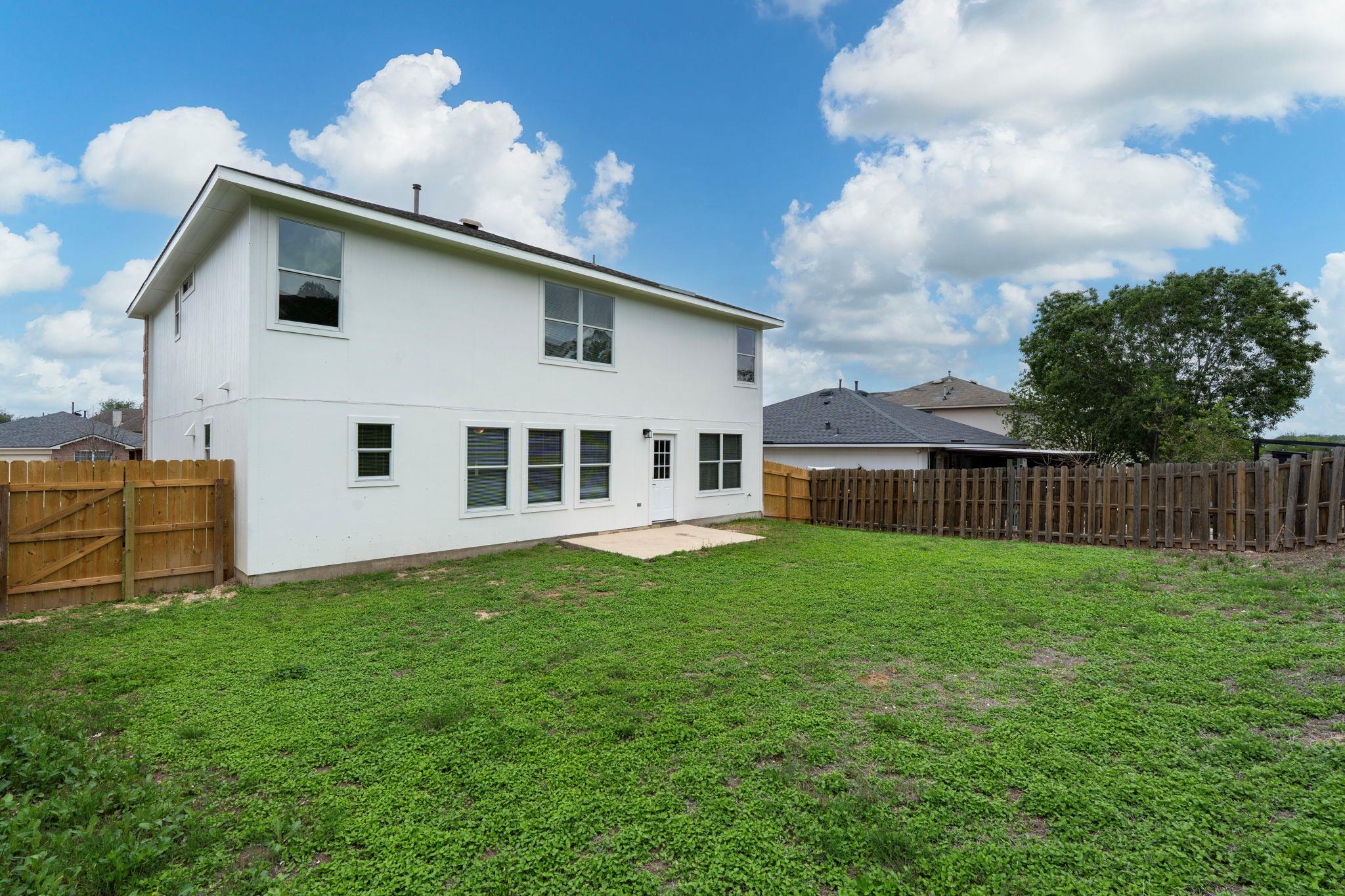 208 Dandelion Loop Property Photo 36