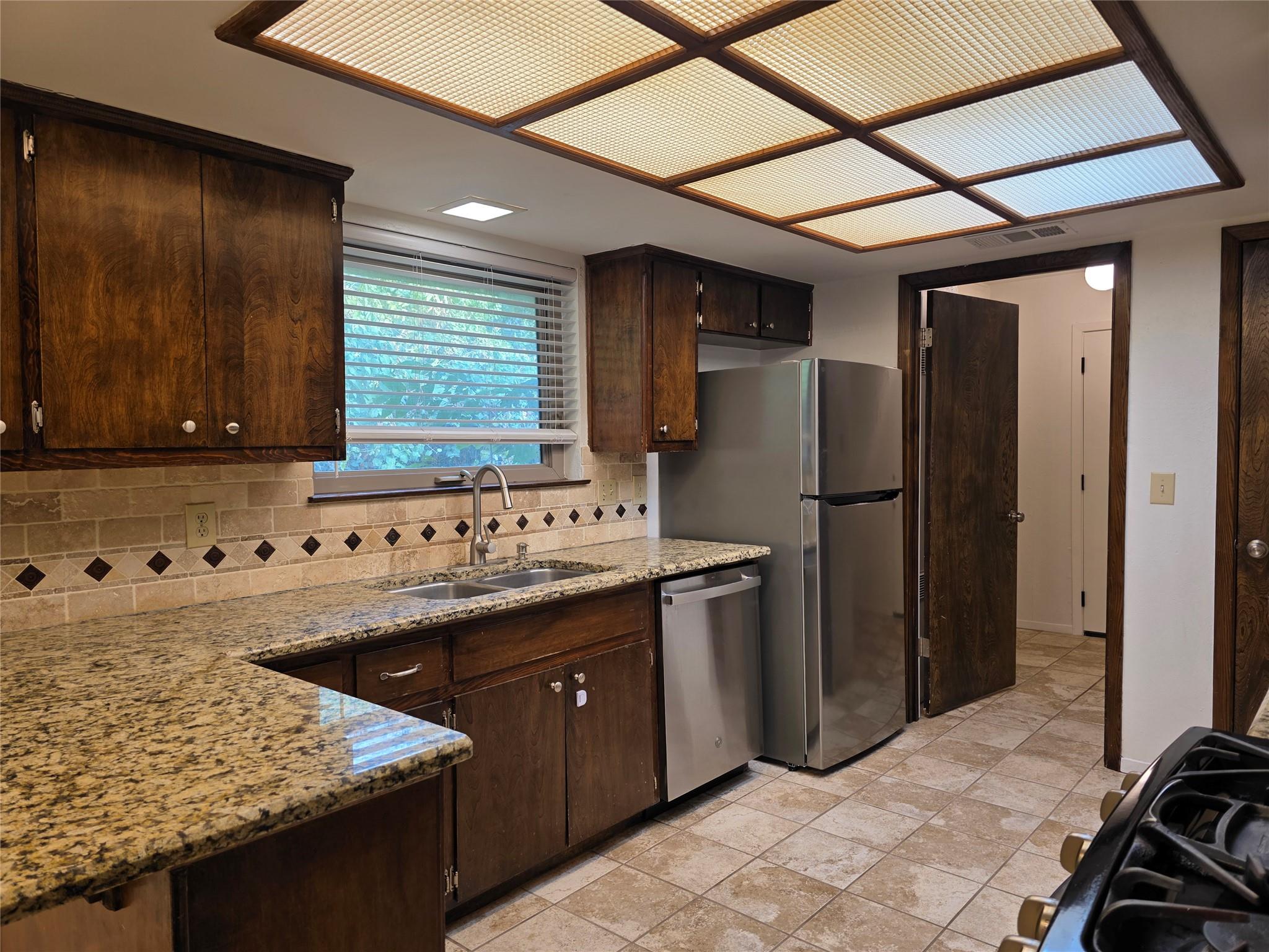 10909 Hillside Oak Ln Property Photo 4