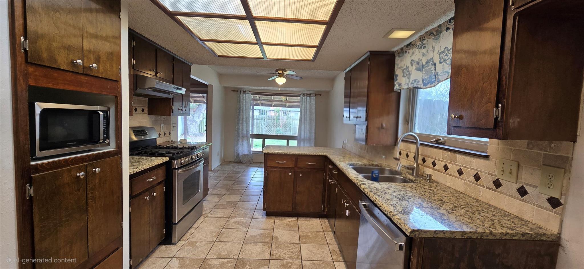10909 Hillside Oak Ln Property Photo 5