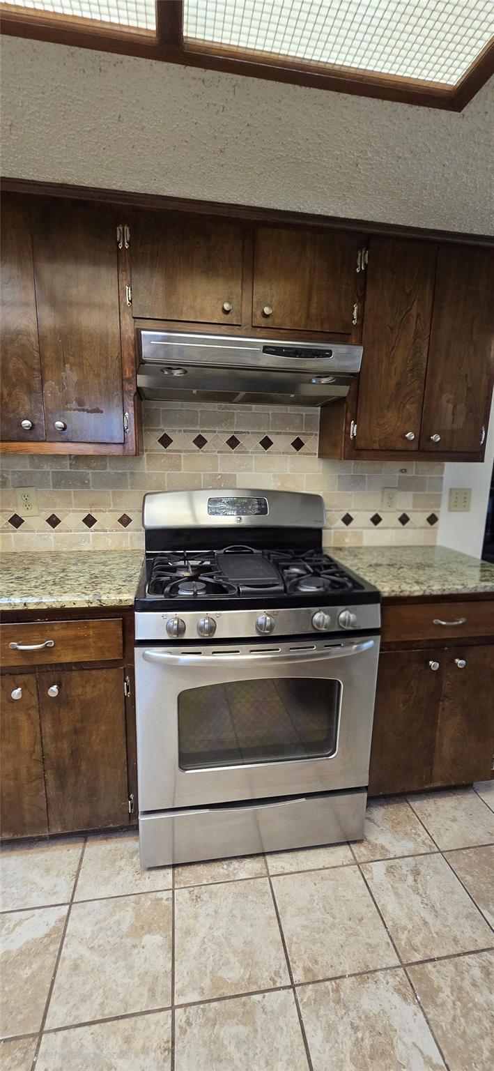 10909 Hillside Oak Ln Property Photo 6