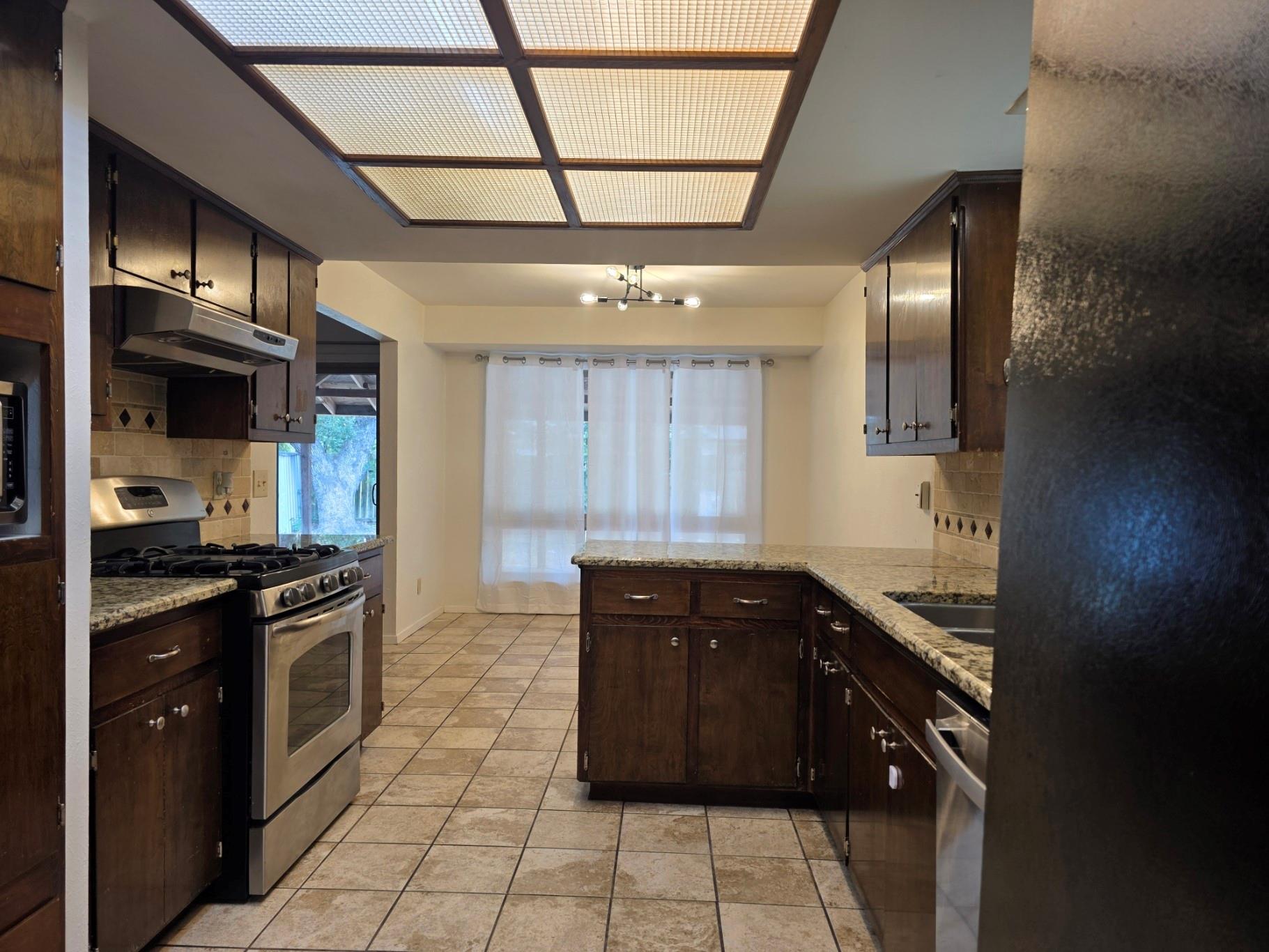 10909 Hillside Oak Ln Property Photo 23
