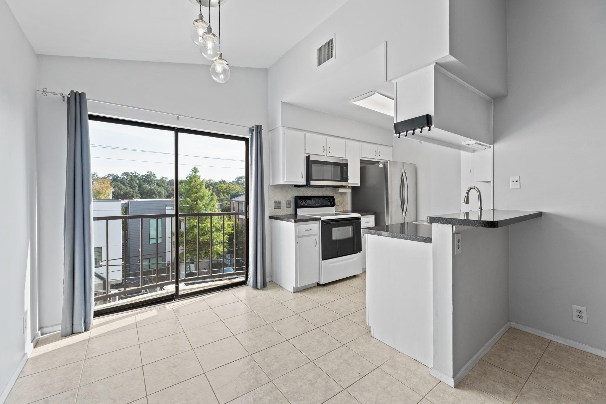 106 E 30th St #308 Property Photo 12