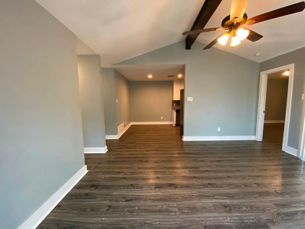 3411 Lynridge Dr #b Property Photo 8