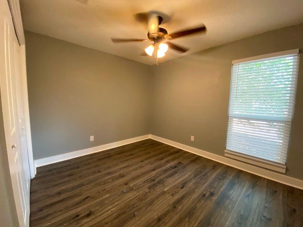 3411 Lynridge Dr #b Property Photo 16