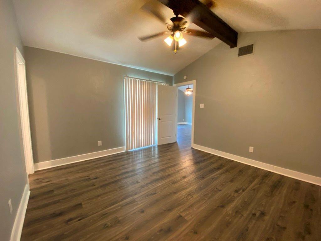 3411 Lynridge Dr #b Property Photo 17