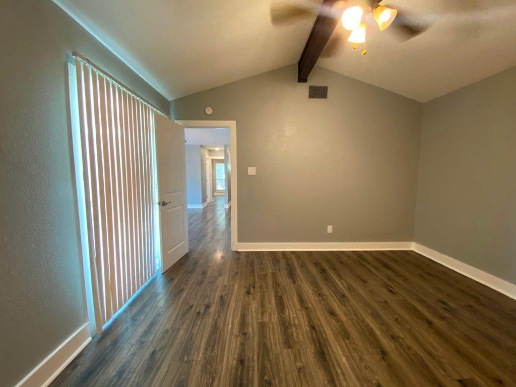 3411 Lynridge Dr #b Property Photo 18