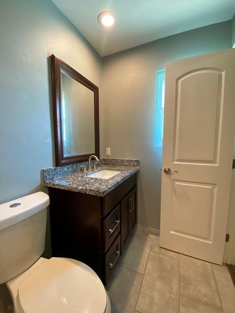 3411 Lynridge Dr #b Property Photo 22