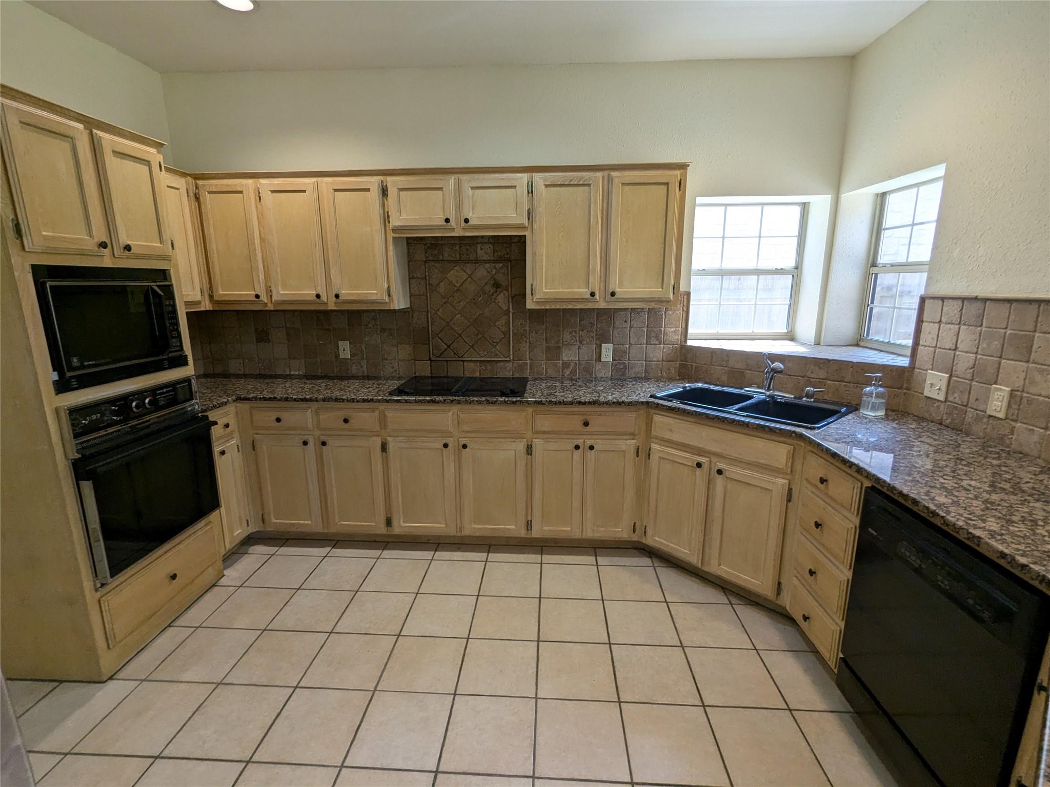 7602 Mifflin Kenedy Ter Property Photo 13