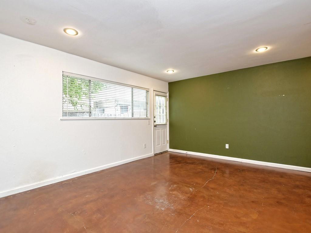604 Franklin Blvd #b Property Photo 3