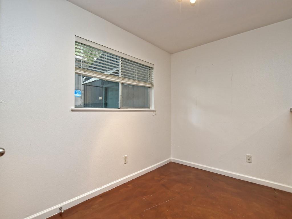 604 Franklin Blvd #b Property Photo 6
