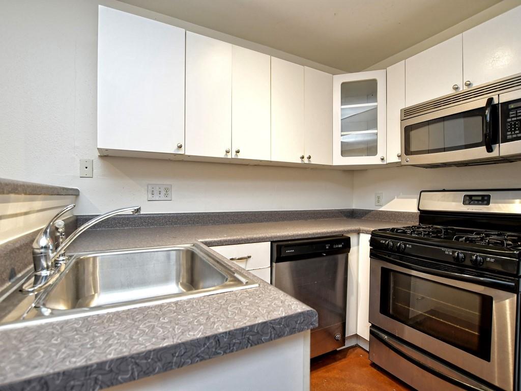 604 Franklin Blvd #b Property Photo 9