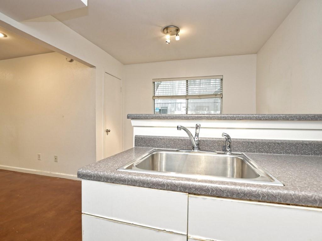 604 Franklin Blvd #b Property Photo 10