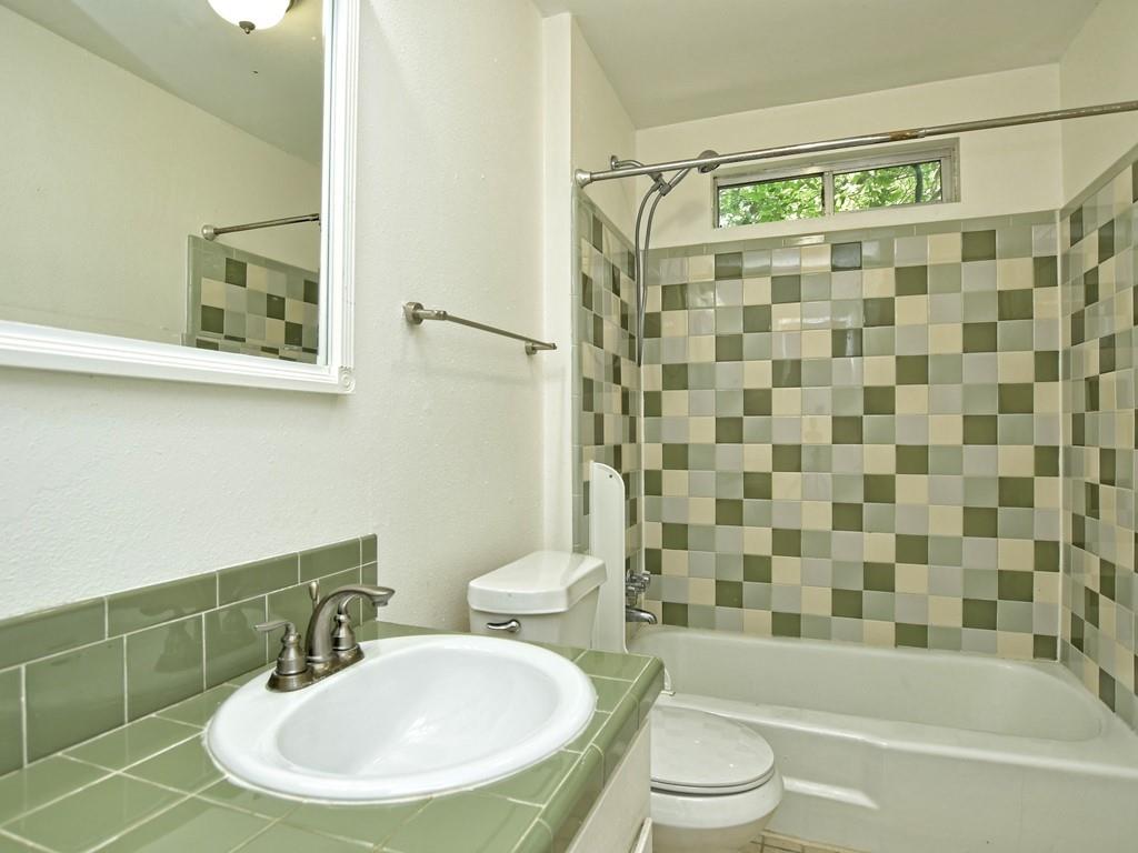 604 Franklin Blvd #b Property Photo 14