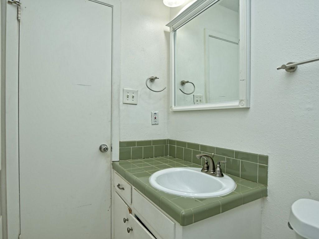 604 Franklin Blvd #b Property Photo 15