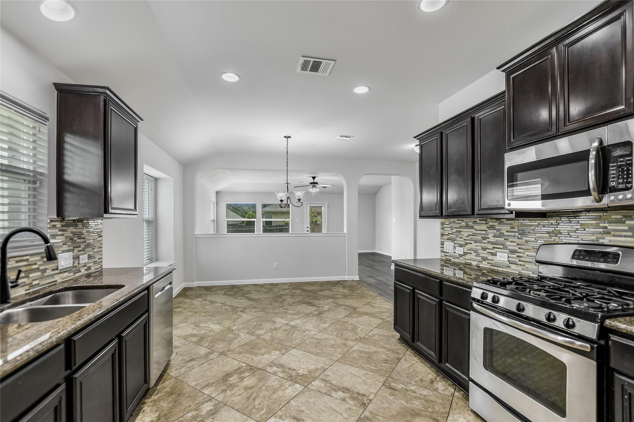 202 Paul Azinger Ct Property Photo 15