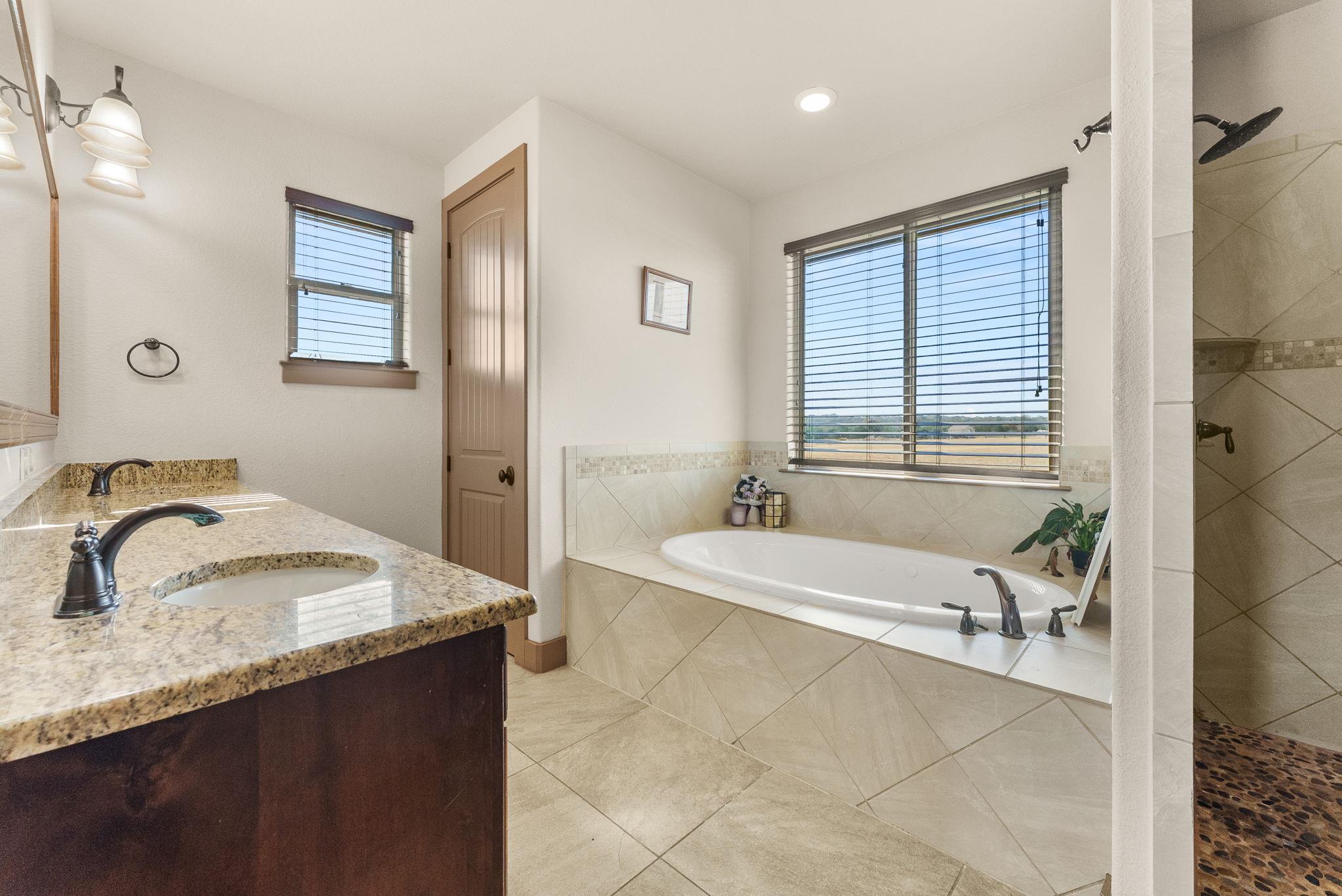 209 Stonehouse Dr Property Photo 20