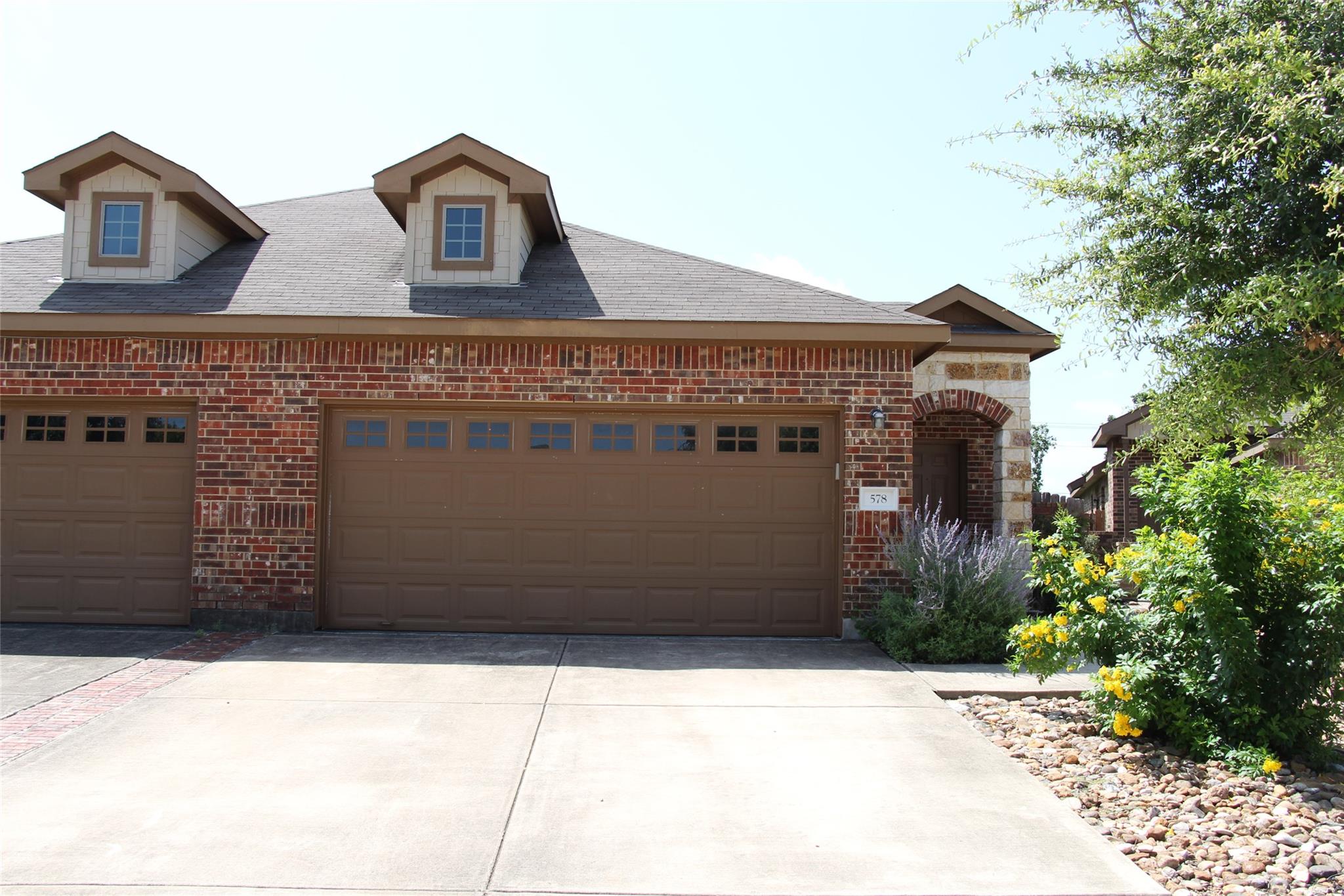 578 Creekside Cir Property Photo 1