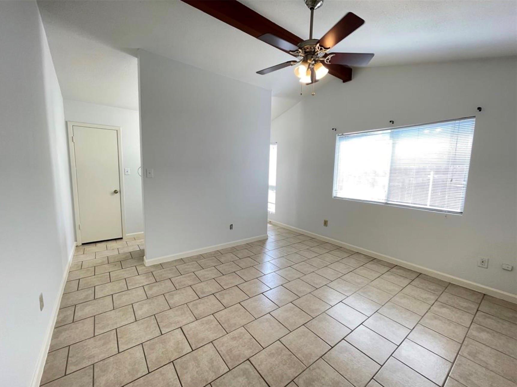 907 Canterfield Ln Property Photo 12