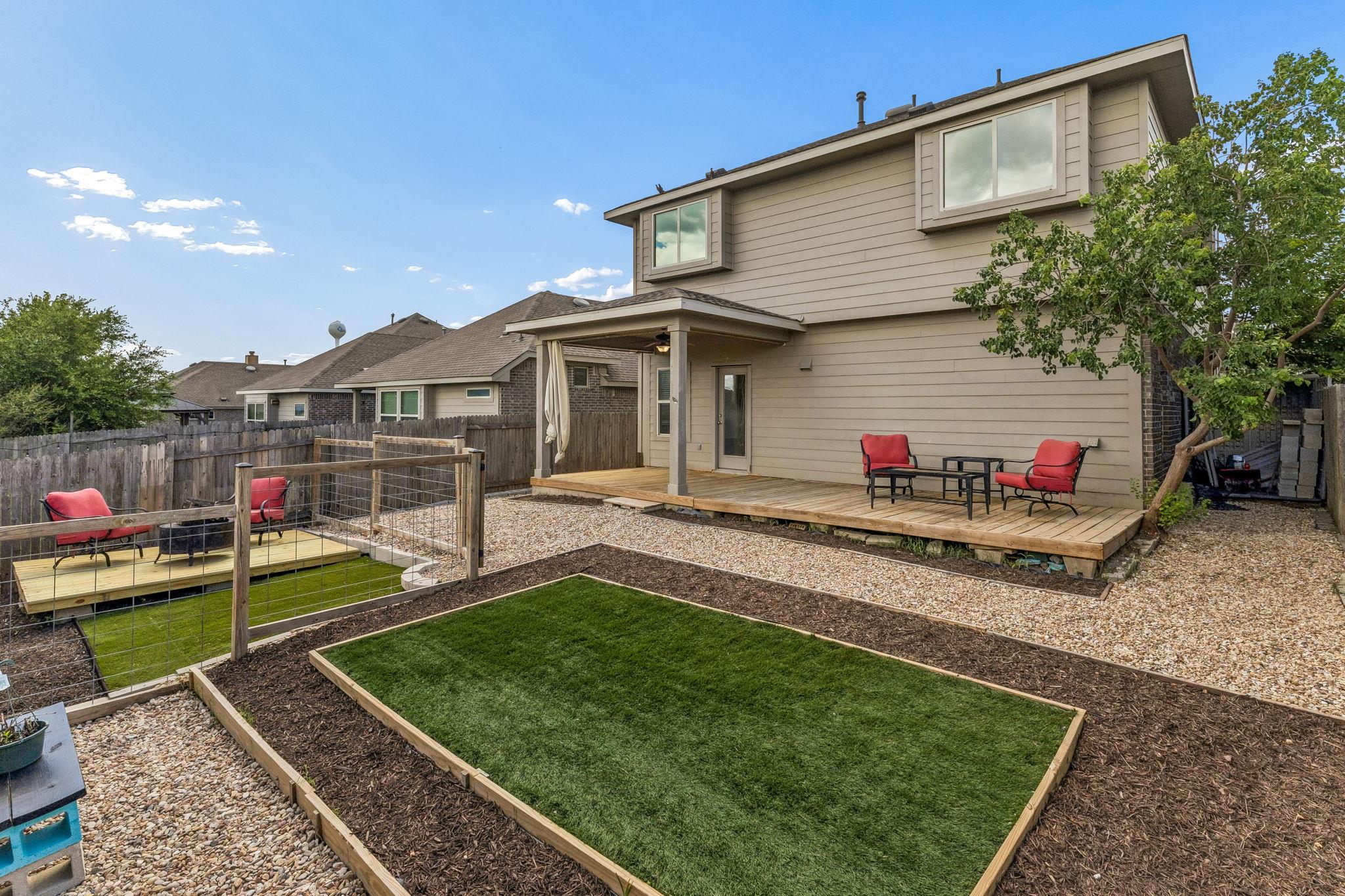 689 Nautical Loop Property Photo 4