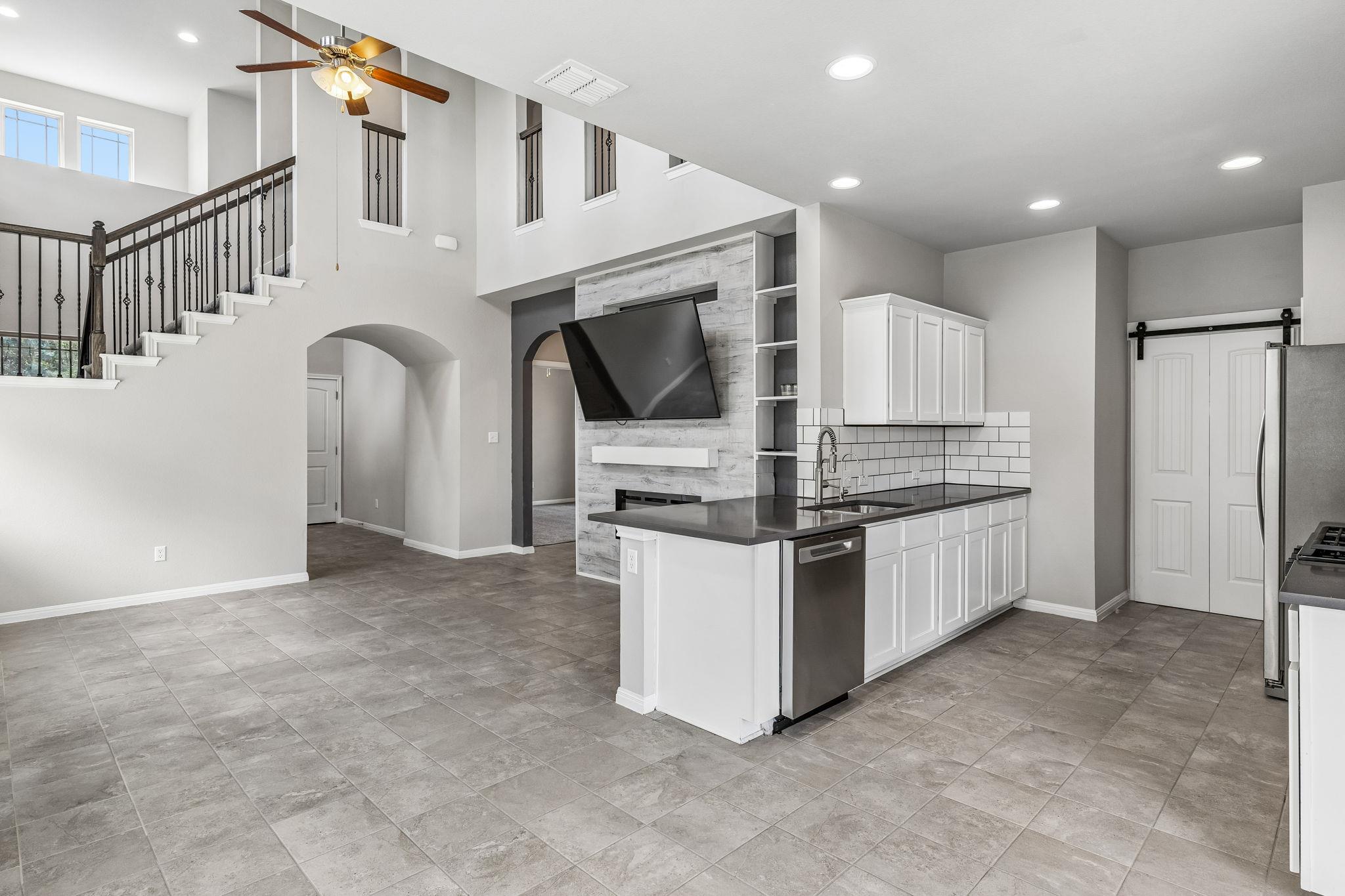 689 Nautical Loop Property Photo 11
