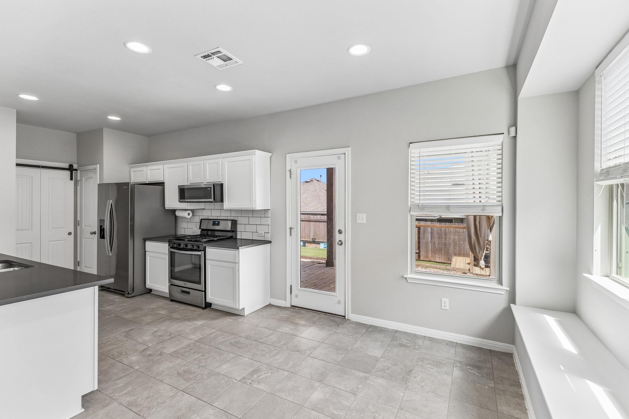 689 Nautical Loop Property Photo 13