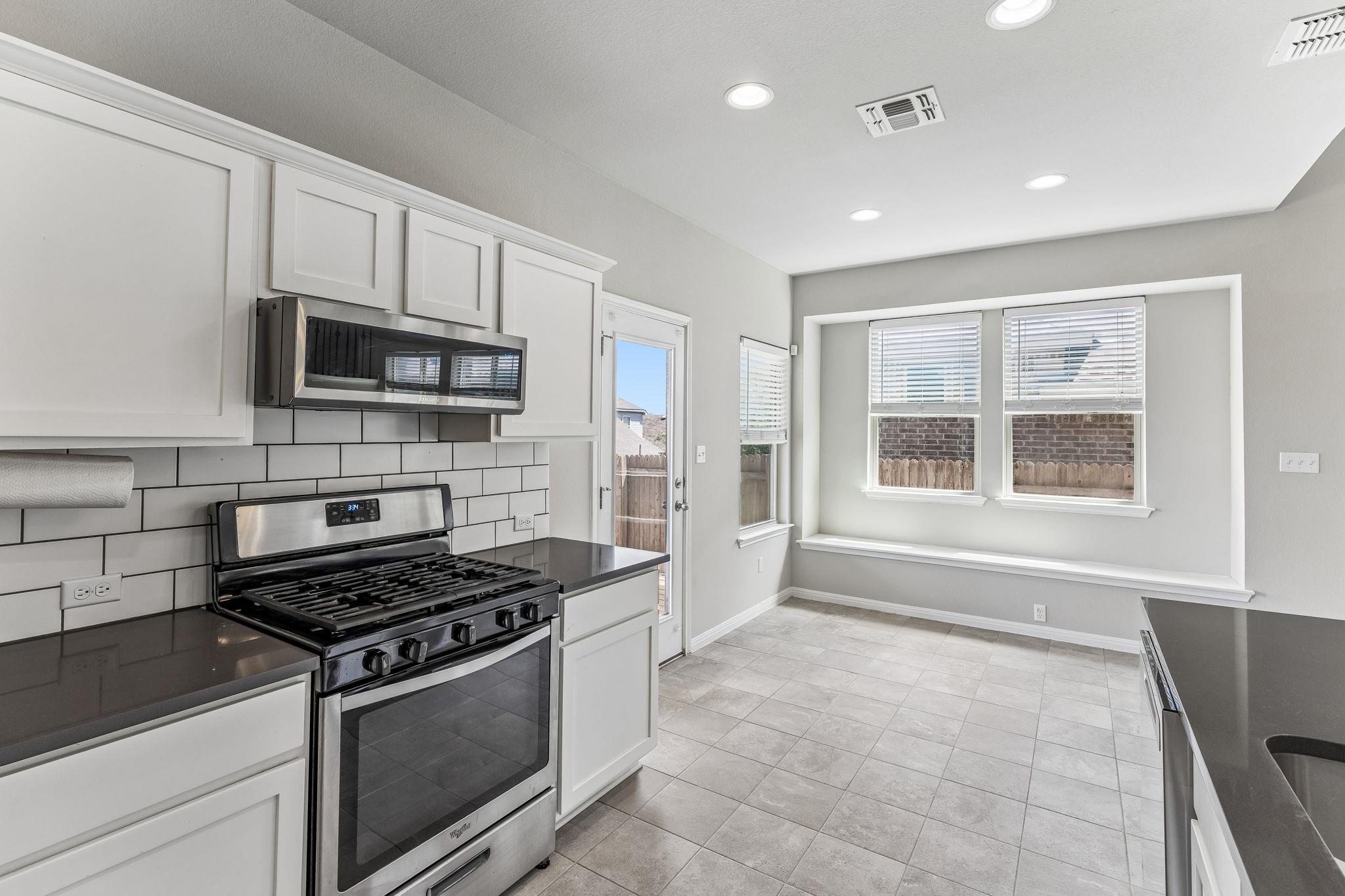 689 Nautical Loop Property Photo 14