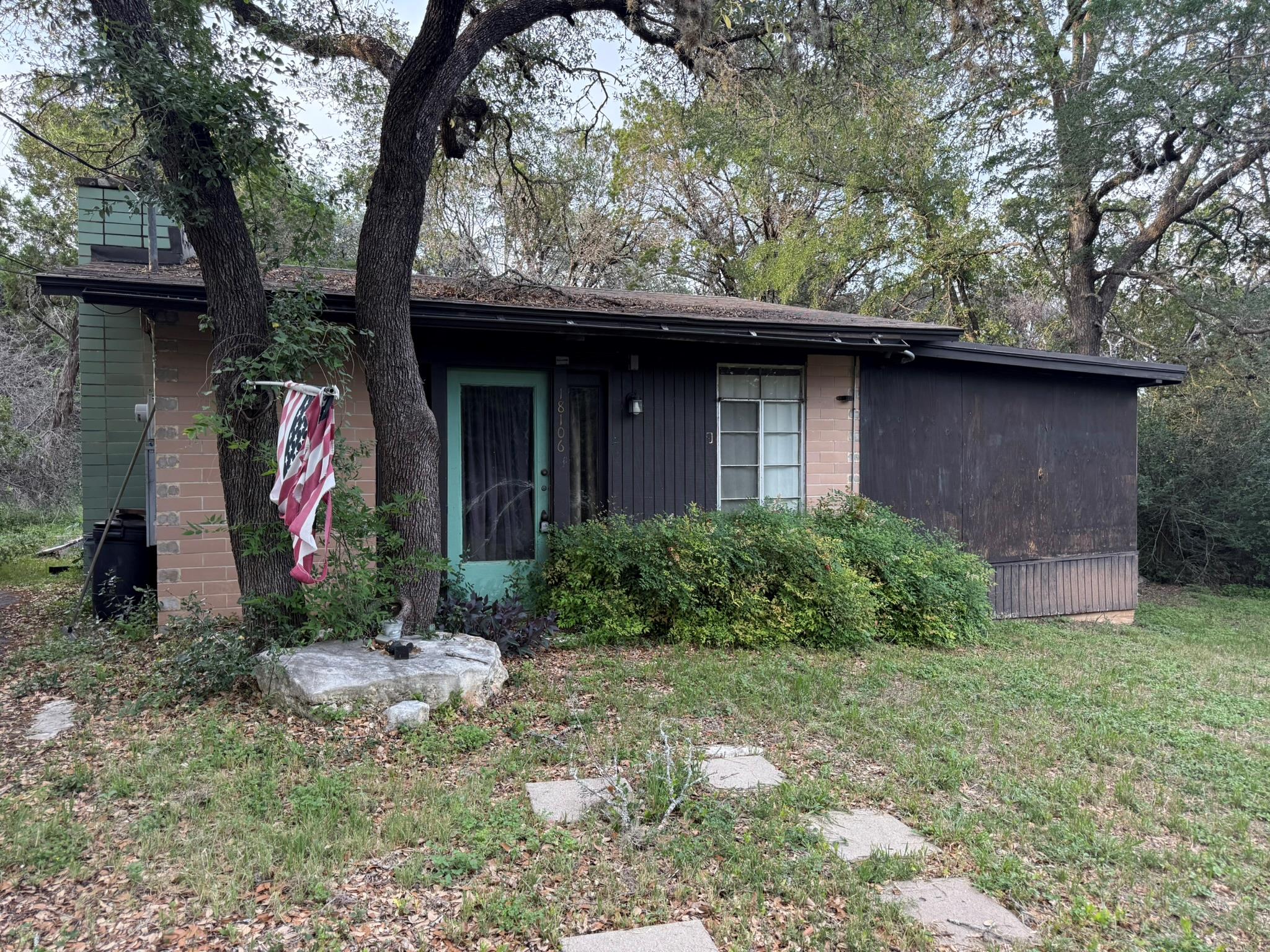 18106 Gregg Bluff Rd Property Photo