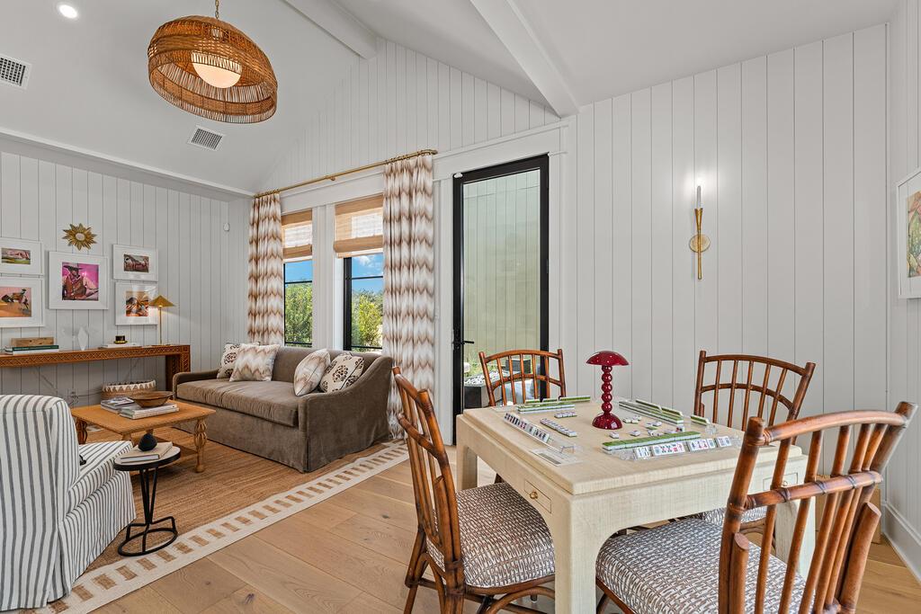 518 Interlaken St Property Photo 34