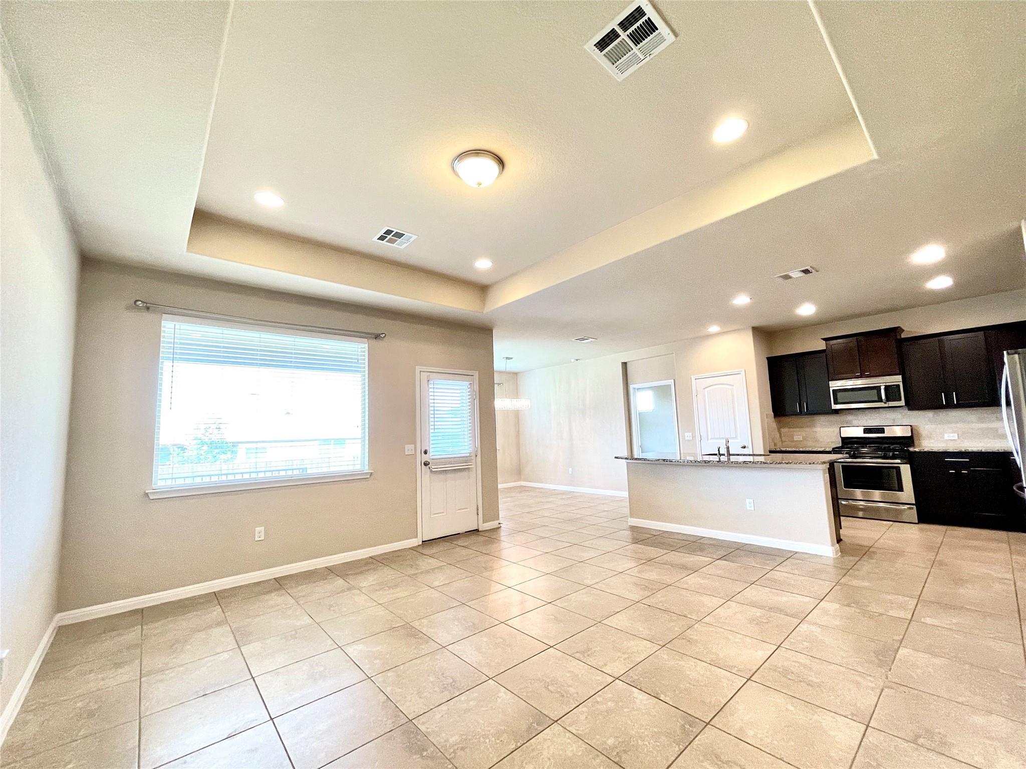 16412 Vescovo Ln Property Photo 9