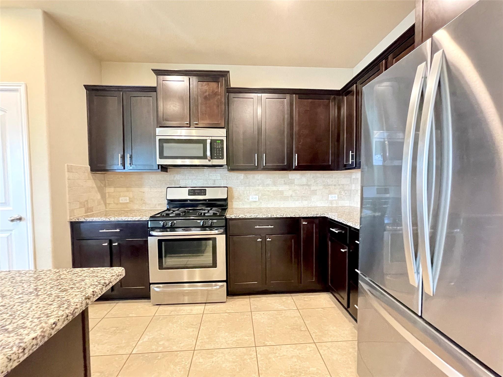 16412 Vescovo Ln Property Photo 12