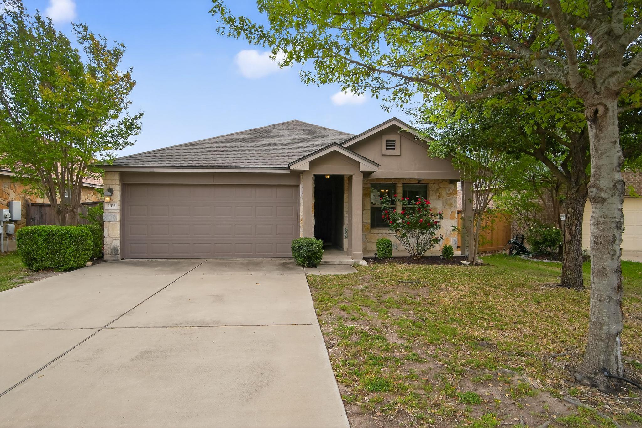 1313 April Meadows Loop Property Photo 1