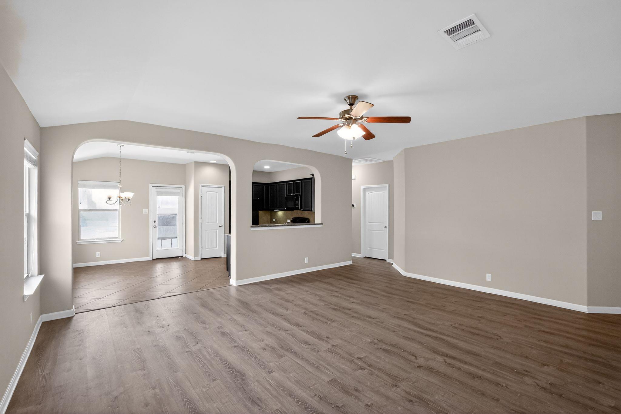 1313 April Meadows Loop Property Photo 3