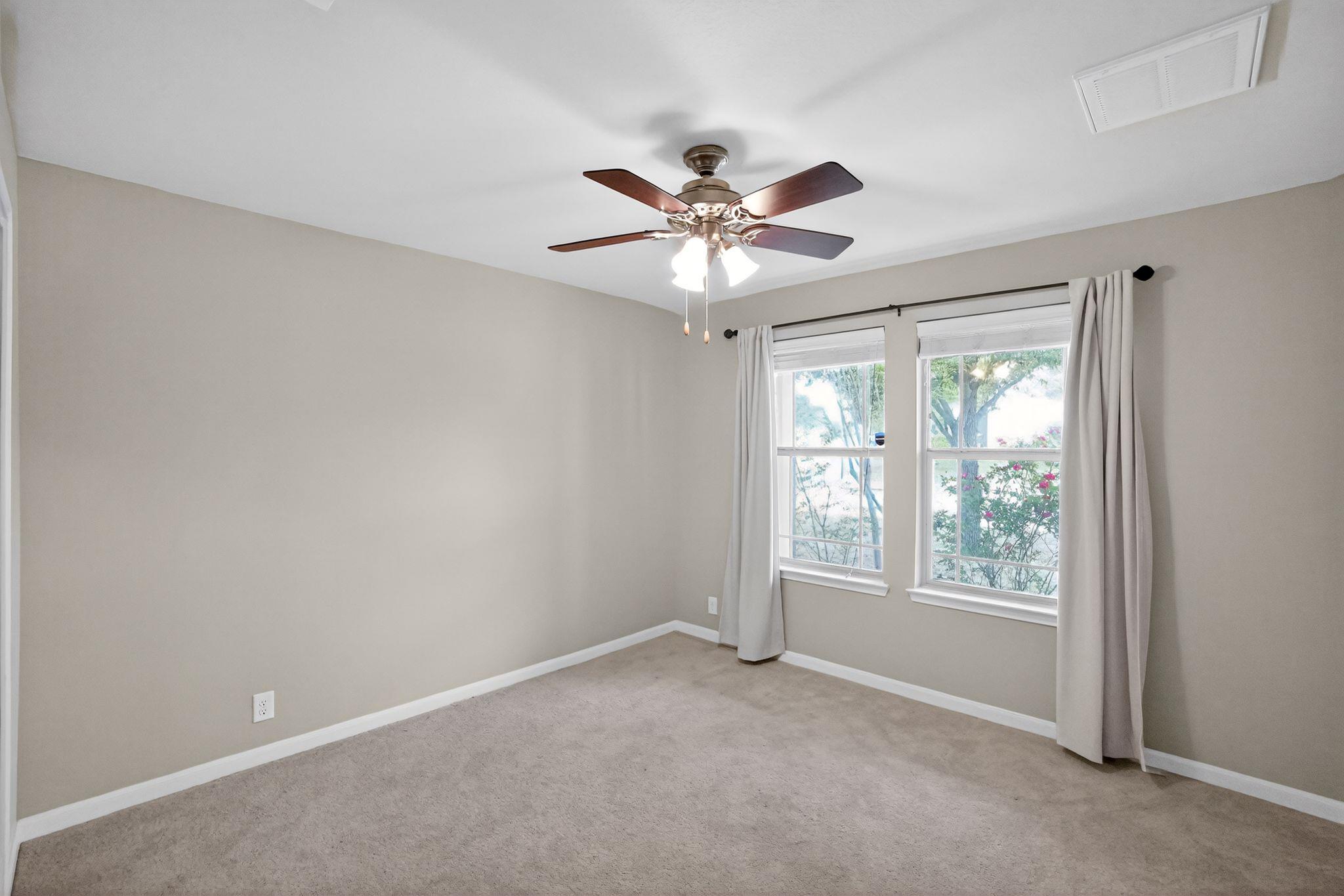 1313 April Meadows Loop Property Photo 4