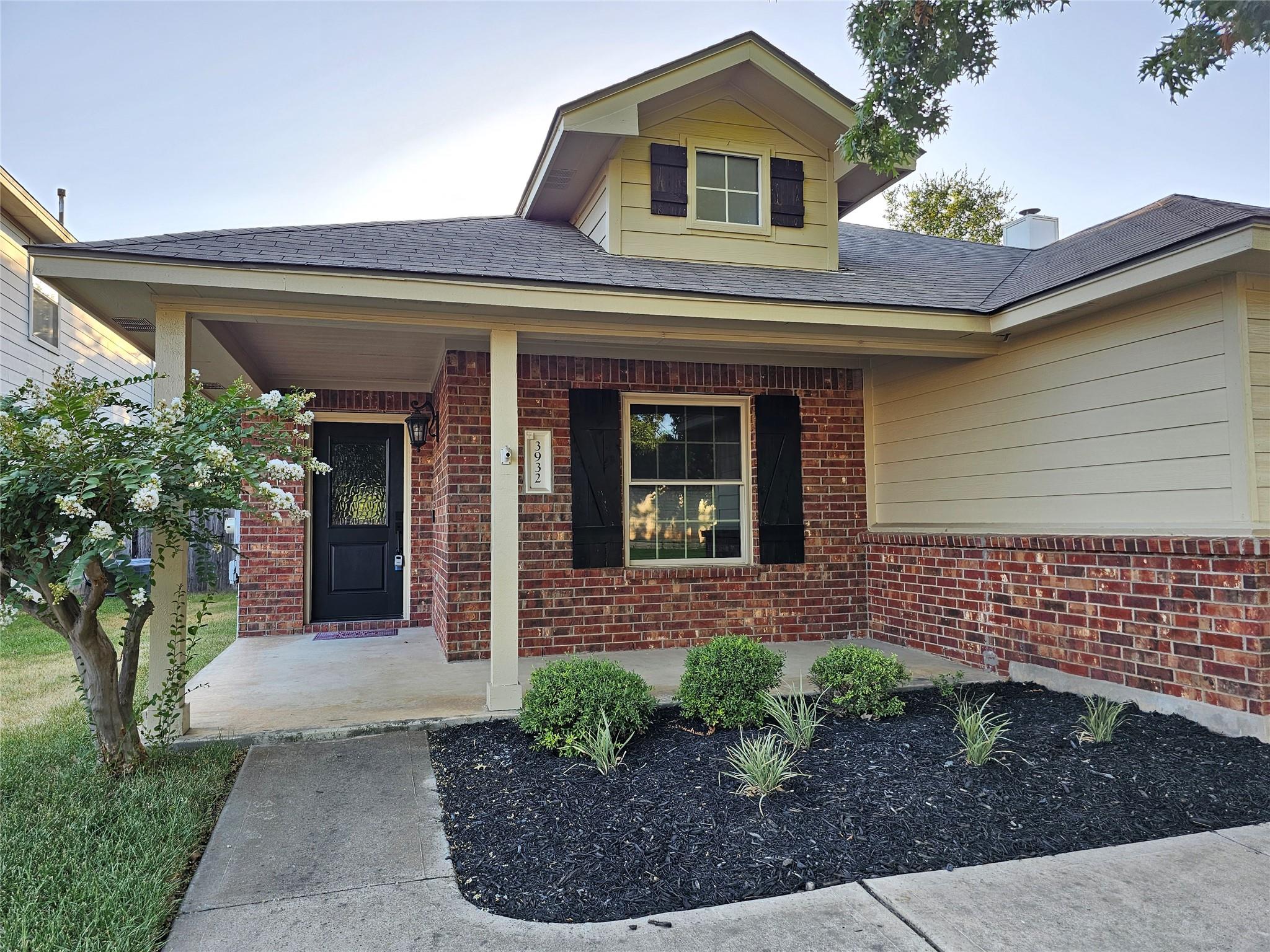 3932 Haleys Way Property Photo 3