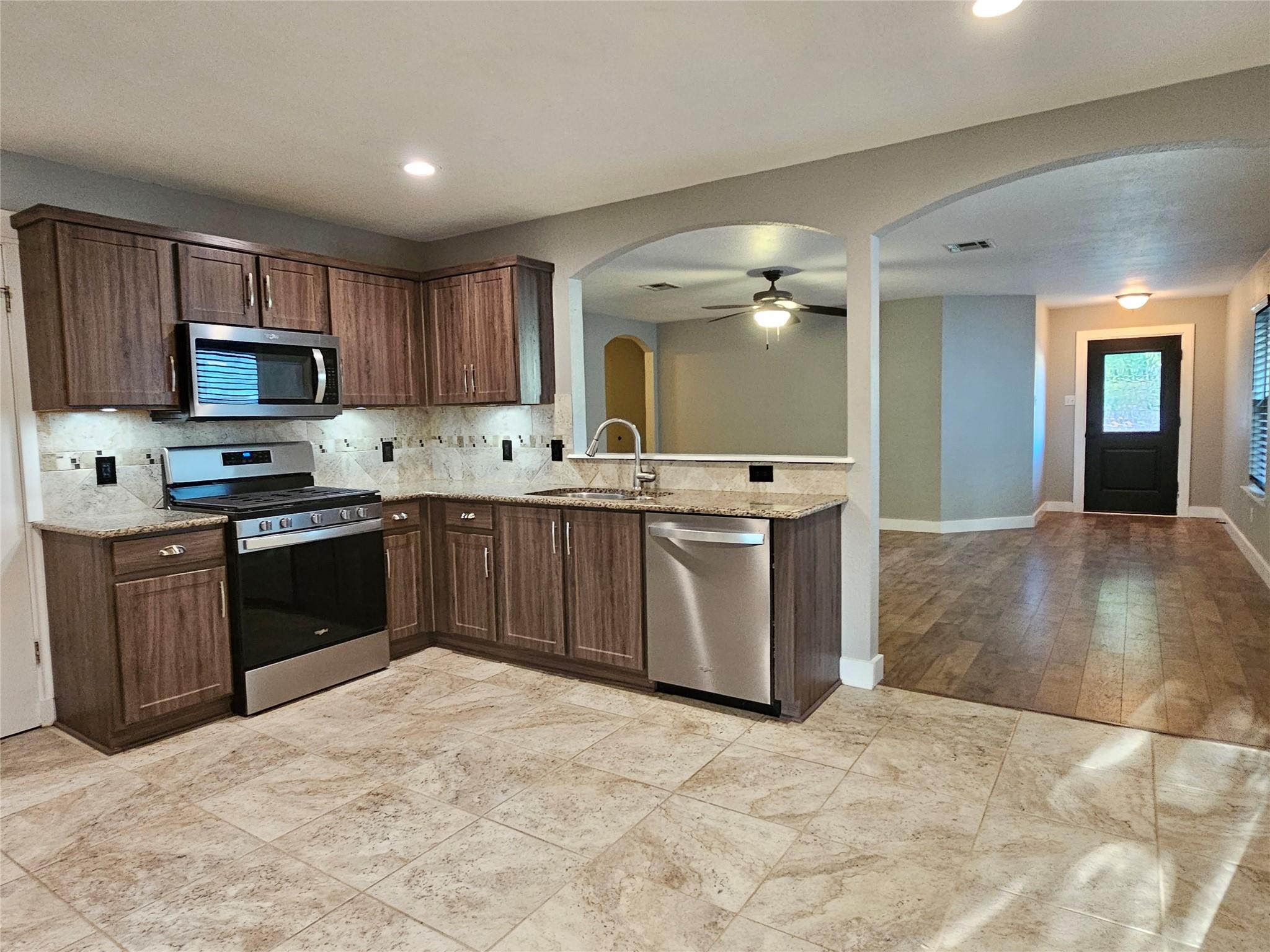 3932 Haleys Way Property Photo 11