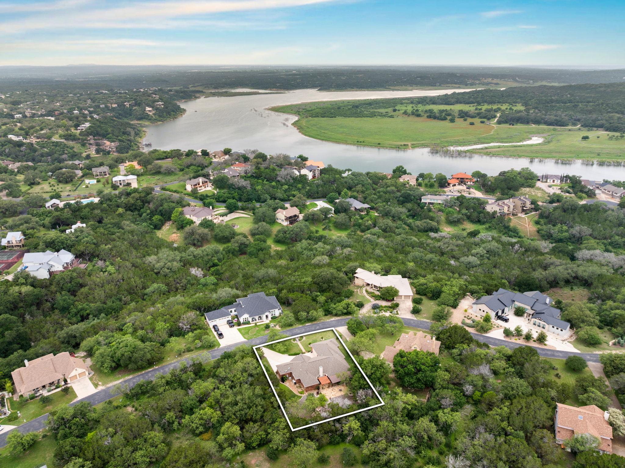 207 Cove Creek Dr Property Photo 1