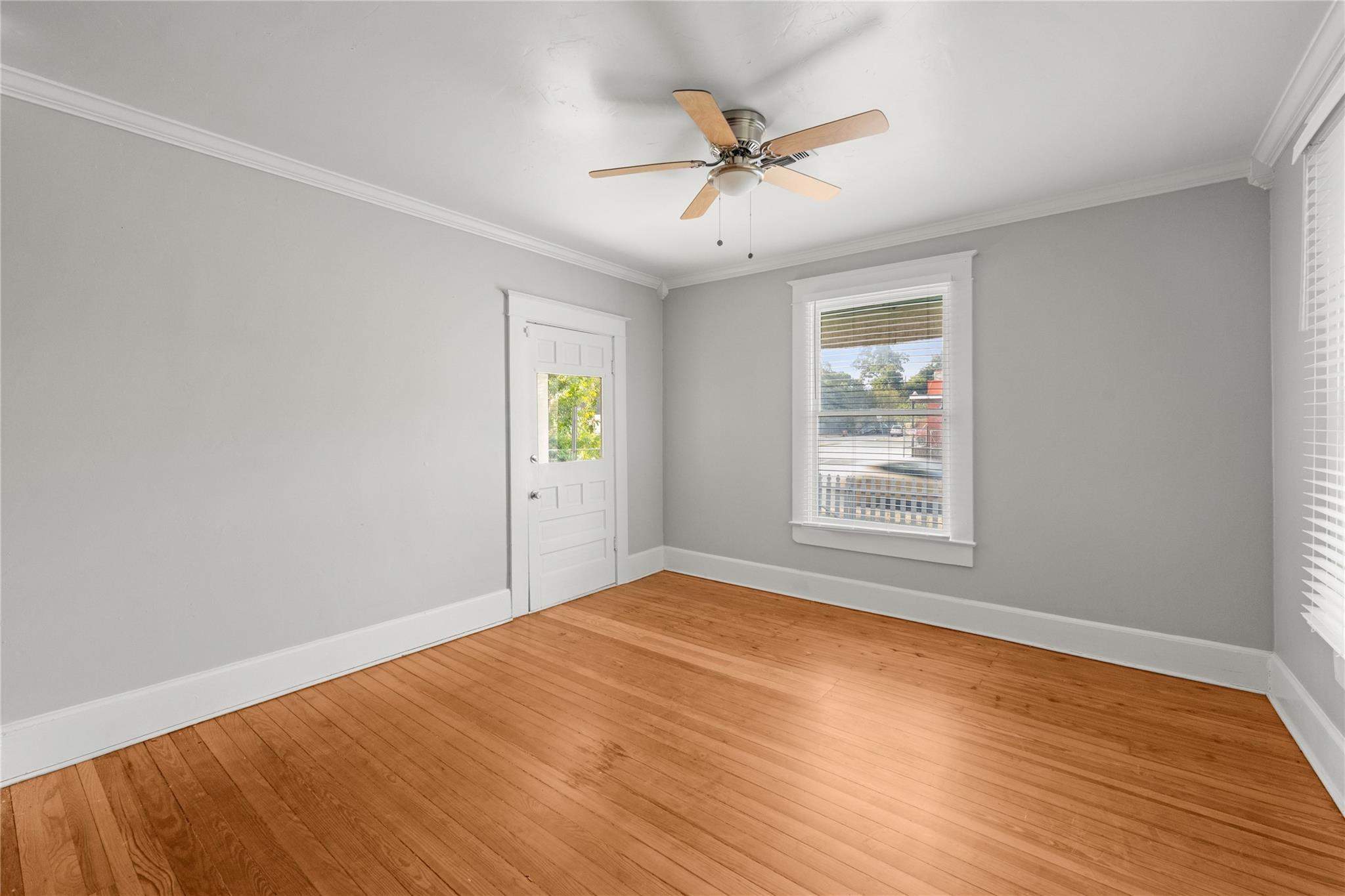 2032 E Cesar Chavez St Property Photo 11