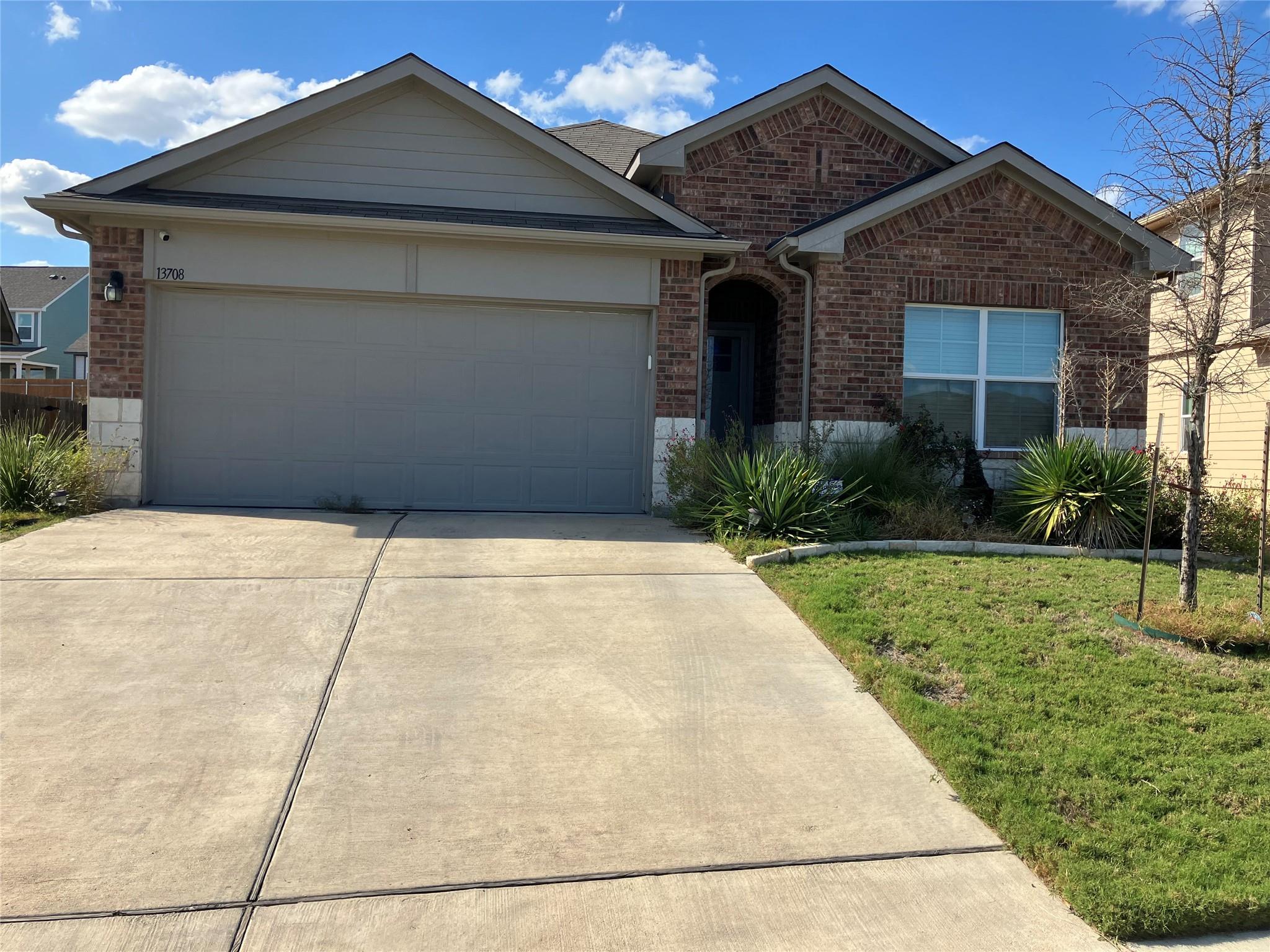 13708 Cantarra DR Property Photo 1