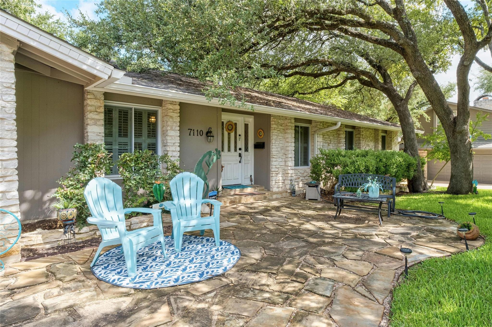 7110 Sungate Dr Property Photo 3