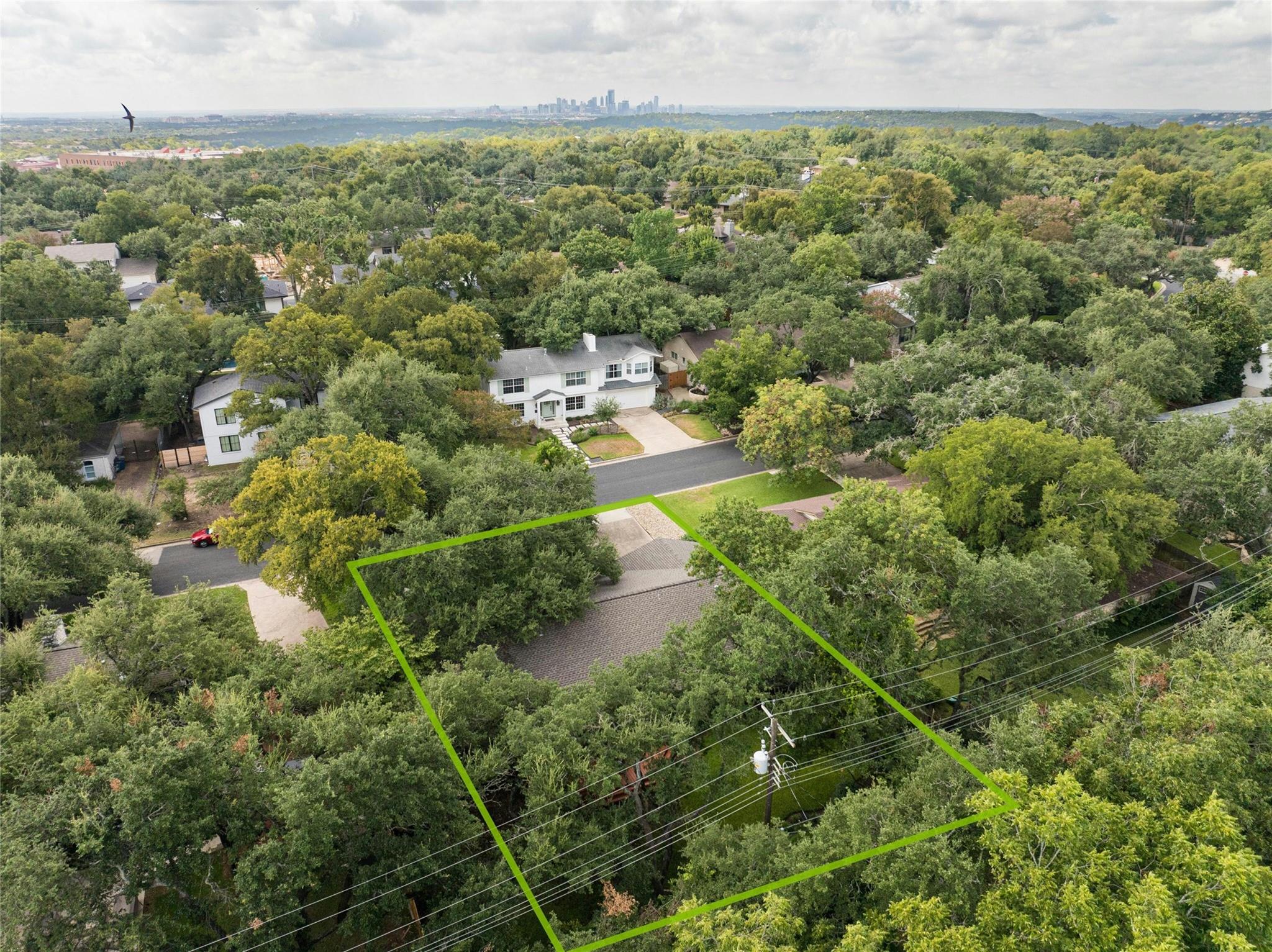 7110 Sungate Dr Property Photo 4