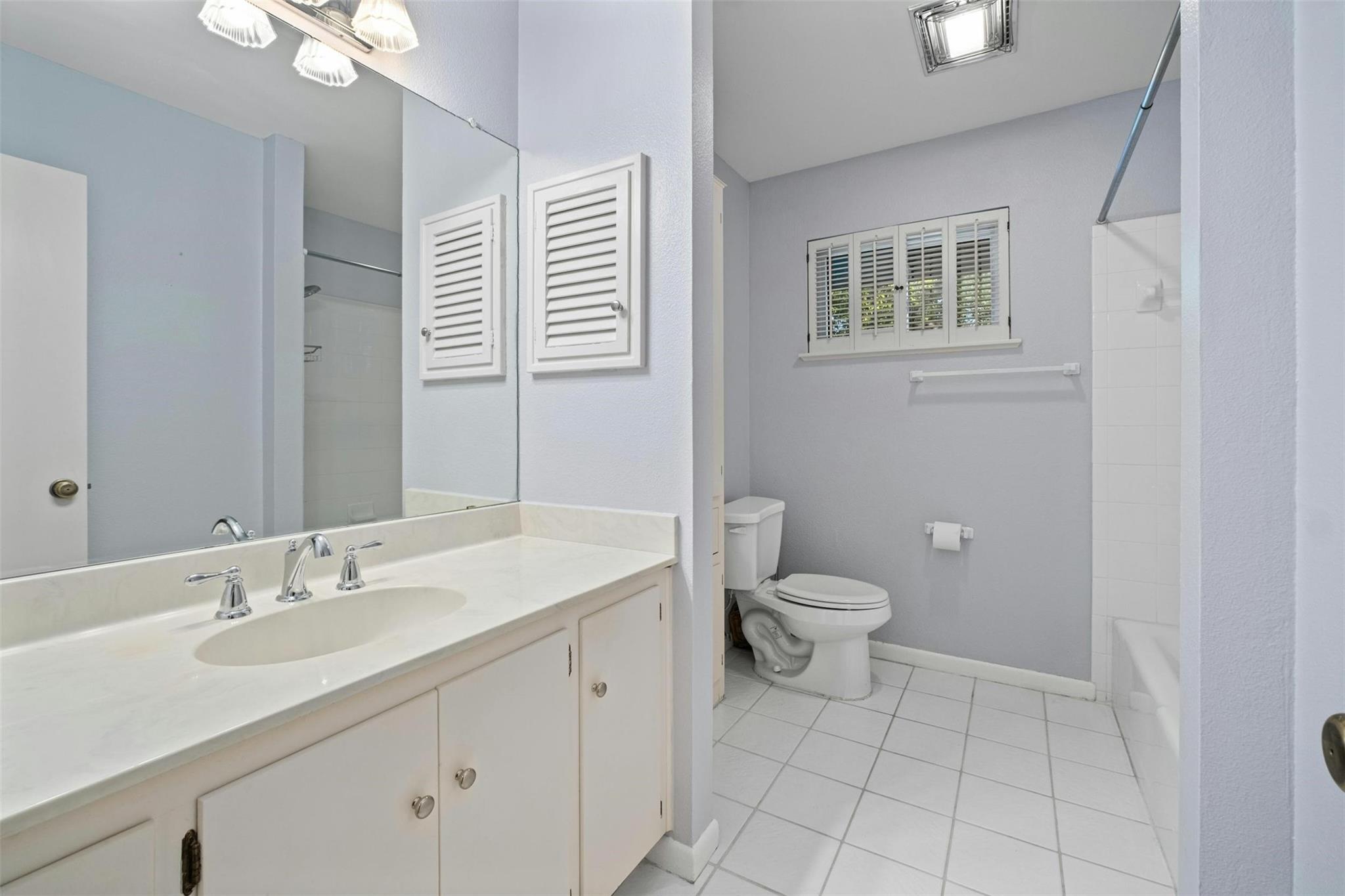 7110 Sungate Dr Property Photo 25